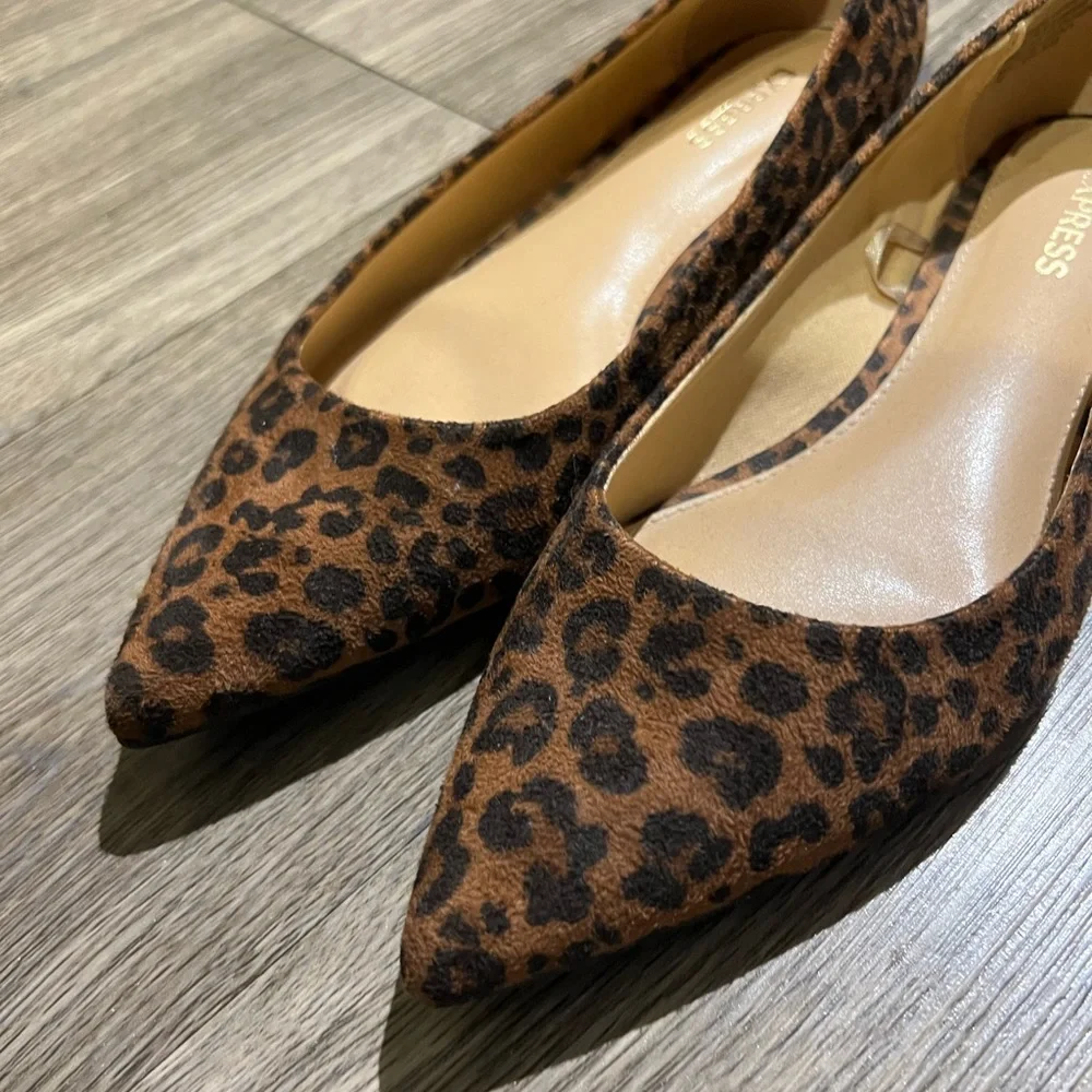 Express Leopard print flats, size 6 - Picture 2 of 3